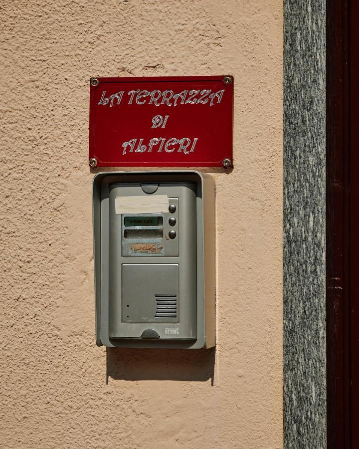 Terrazza Di Alfieri - Alloggio Con Terrazza Privata Nel Centro Di Asti Zewnętrze zdjęcie